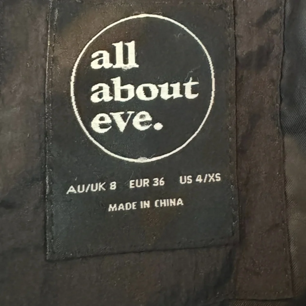 All About Eve black puffer coat - Picture 6 of 7